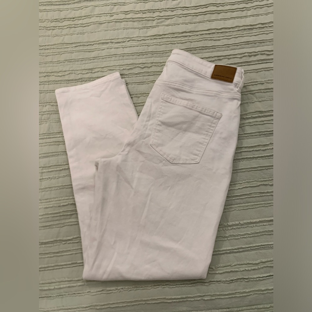 White American Eagle Straight Leg High Rise Mom Jeans